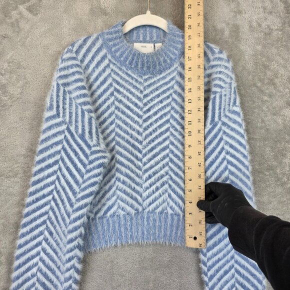 C/MEO Collective Sweater Womens XS Blue White Chevron Fuzzy Crewneck Cropped - Picture 3 of 10